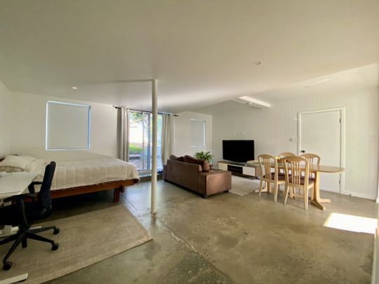 10B Eileen Avenue, Southport - Photo 1