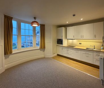 1 Bed Flat, Bedford Square, BN1 - Photo 3