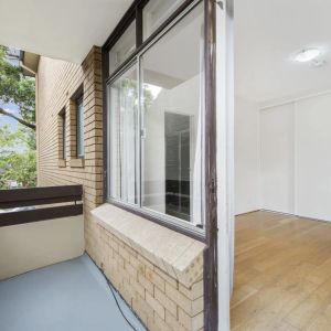 Conveniently Located Studio apartment - Photo 3