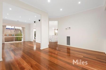 6 Sinclair Crescent, Macleod - Photo 2