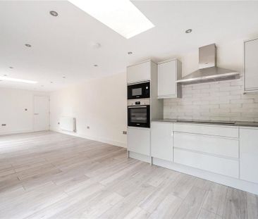 4 bedroom semi-detached house to rent - Photo 6