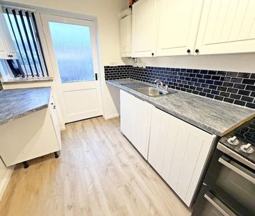 3 bedroom terraced house to rent - Photo 6