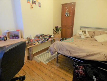 3 bedroom terraced house to rent - Photo 4