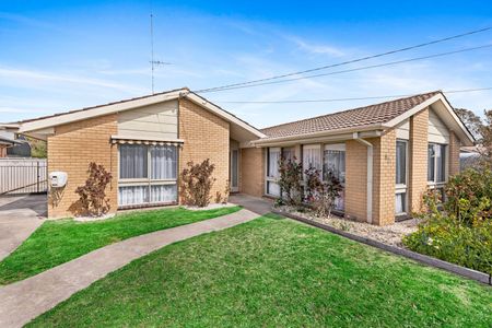 3 BEDROOM BRICK VENEER HOME IN WENDOUREE - Photo 3