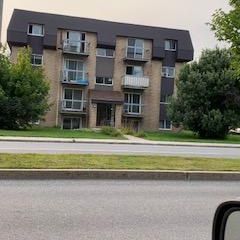 GRAND 5 1/2 À LOUER - Photo 3