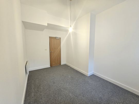 1 bedroom flat Town Centre - Photo 1