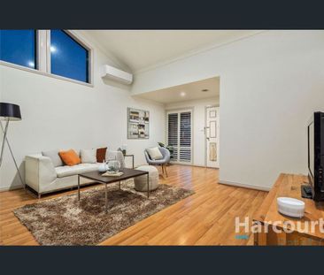 1/8 Bradley Court, Mill Park, Vic 3082 - Photo 1