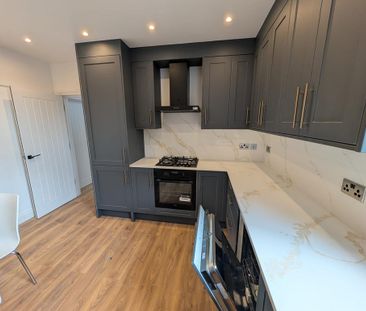 3 bedroom house of multiple occupation to rent - Photo 4