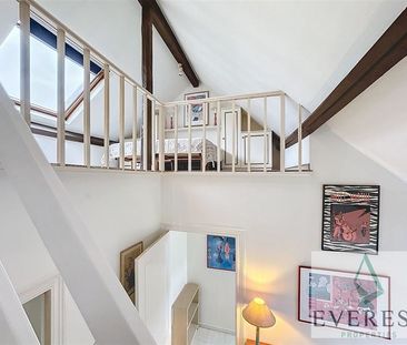 Châtelain! Beau Duplex Meublé 1 chambre - Photo 3