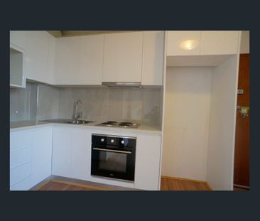 Renovated 1 Bedroom Unit - Photo 6