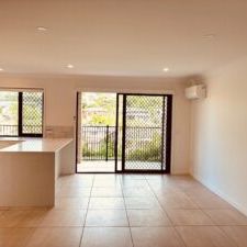 1/30 Sapphire Place ELANORA, QLD, 4221 - Photo 1