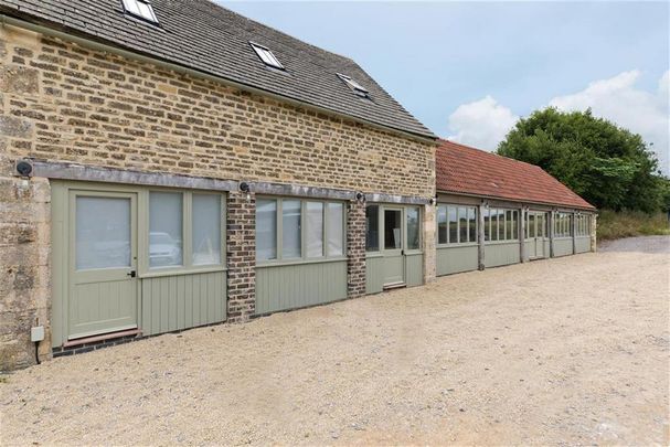 2 bedroom barn conversion to rent - Photo 1