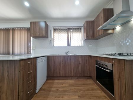 Newly Renovated Family Home - Photo 3