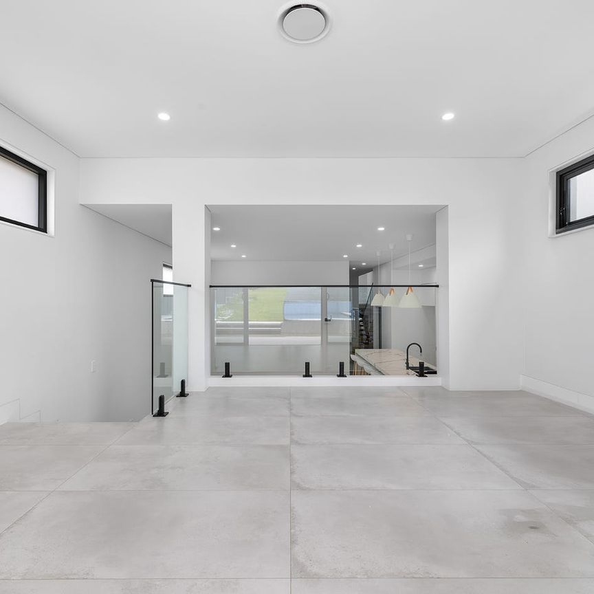 Amazing unquie mansion in the heart of miranda in shire - Photo 1