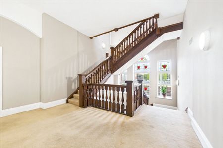 Luker Court, Ireland Drive, Newbury, Berkshire, RG14 - Photo 5