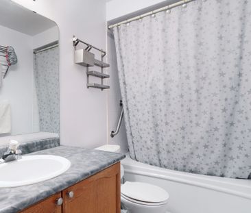 For Lease - 19 Wittingham Drive, Barrhaven, Ontario - Photo 3