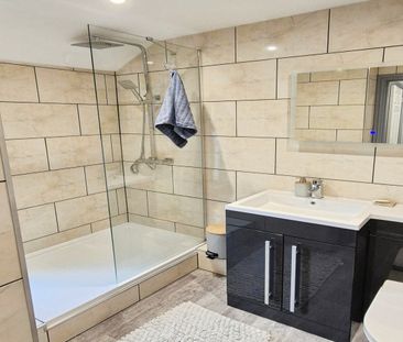 London Road - Photo 2