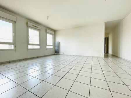 Appartement T3 - 67 m2 - Rue Jules Barni - Photo 2