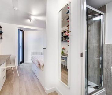 1 bedroom in a flat share to rent - Photo 4