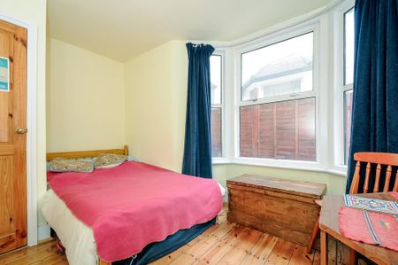 2 bedroom ground floor flat to rent - Photo 3