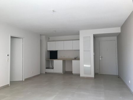 Location Appartement 3 pièces 61m² MONTPELLIER 34070 - Photo 2