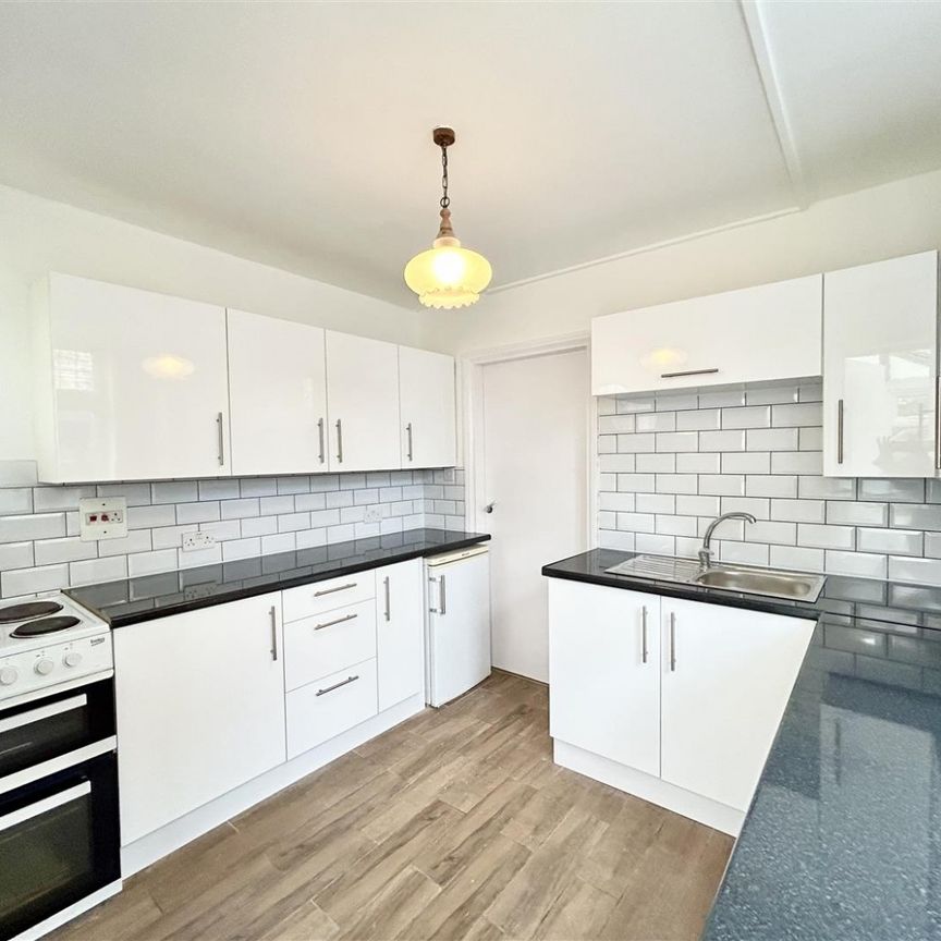 1 Bedroom Room To Let - Photo 1