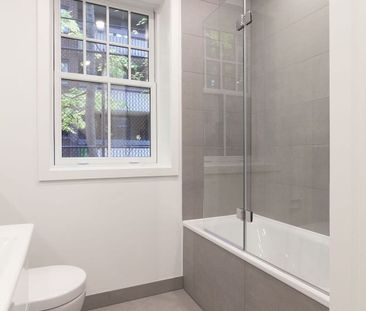 266 Lansdowne Avenue - Photo 2