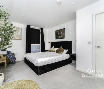 3 bedroom flat to rent - Photo 6