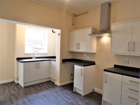 2 Bedroom Terraced House To Rent - Photo 5