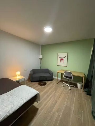 Calle Roma, Madrid, Community of Madrid 28028 - Foto 3