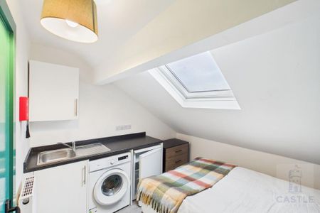 6 bedroom terraced house to rent - Photo 4