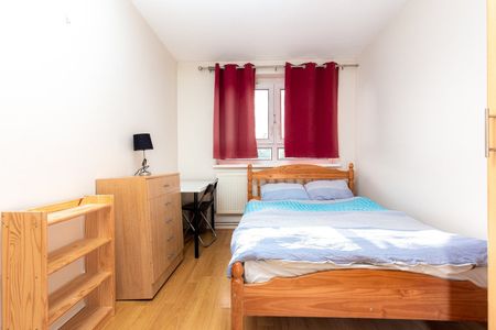Room in a Shared Flat, Aldgate East, E1 - Photo 4
