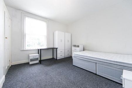 Ash View, Headingley, Leeds - Photo 3