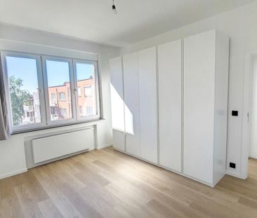 Uccle : appartement rénové en location une chambre + Bureau - Photo 4