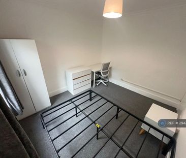 4 bedroom terraced house to rent - Photo 6