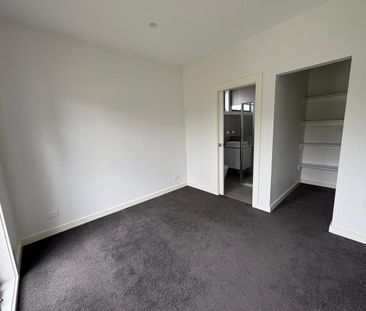 Well Maintained, Low Maintenance Townhouse! - Photo 4