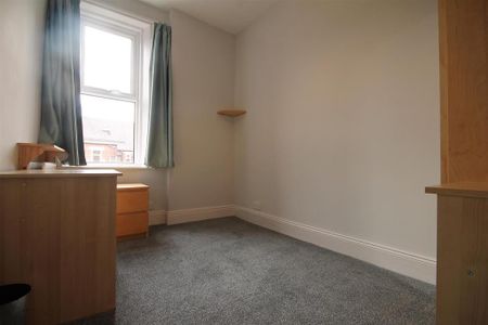 4 bedroom maisonette to rent - Photo 4