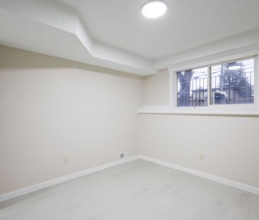 1 - 4528 75 Street Northwest, Calgary - Photo 3