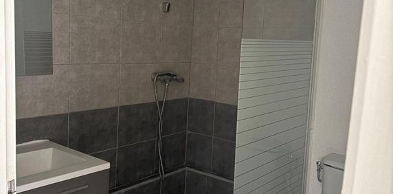 Location Appartement 1 pièce 24m² BORDEAUX 33800 - Photo 2