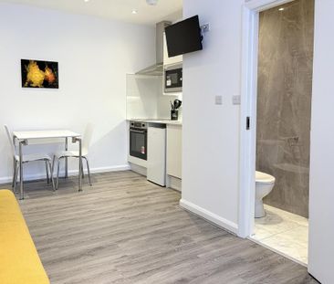 1 bedroom flat to rent - Photo 2