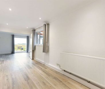 A superb detached four bedroom home with stunning views over the su... - Photo 1