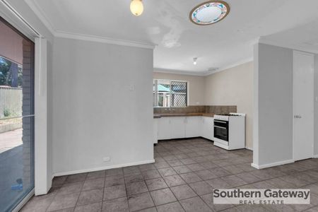 3x1 HOME IN CONVENIENT LOCATION - Photo 5