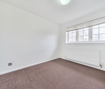 End Of Terrace House to rent - Moultain Hill, Swanley, BR8 - Photo 6