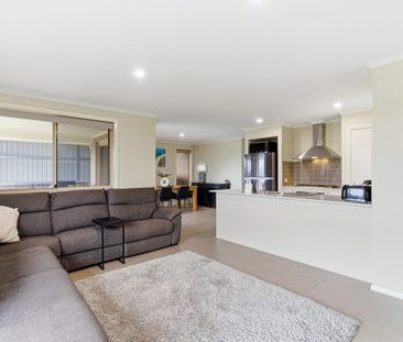 When First Impressions Count - Immaculate Family Home - Parking for... - Photo 1