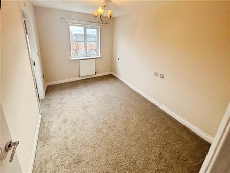 3 bedroom semi-detached house to rent - Photo 4