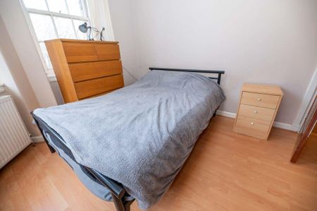 3 bedroom flat to rent - Photo 5