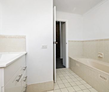 Updated Spacious Townhouse close to Amenities - Photo 4