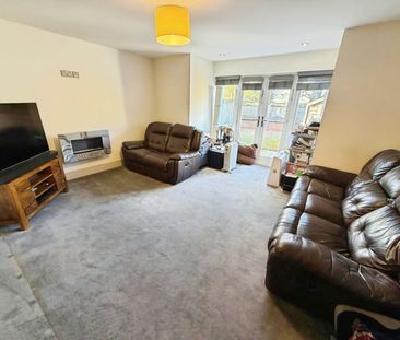 3 bedroom House To Let Total Size: 969 SQ FT - Photo 3