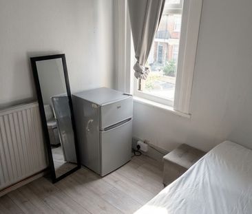 Room in a Shared House, Cranwich Road, N16 - Photo 1