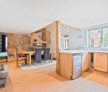 3 bedroom semi-detached house to rent - Photo 5